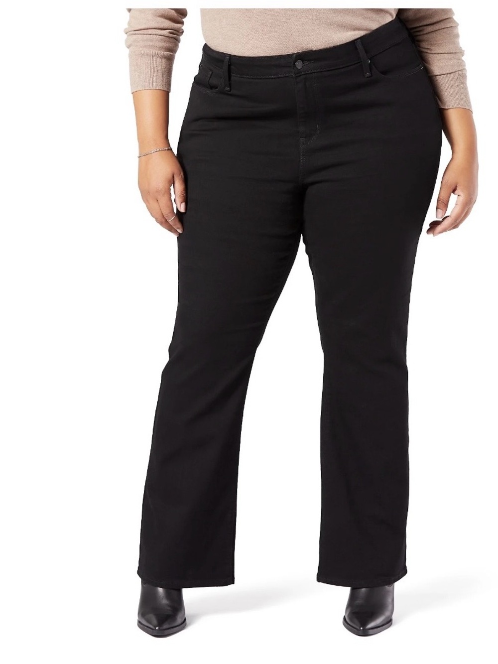 Levi Strauss Signature Women's and Women's Plus Mid-Rise Bootcut Jeans